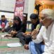 Novelis Gunoto Saparie menjelaskan proses kreatif penciptaan novel "Bau" di Rumah Budaya Prof. Mujahirin Thohir, Kaliwungu Kendal, Kamis (18/9/2025).