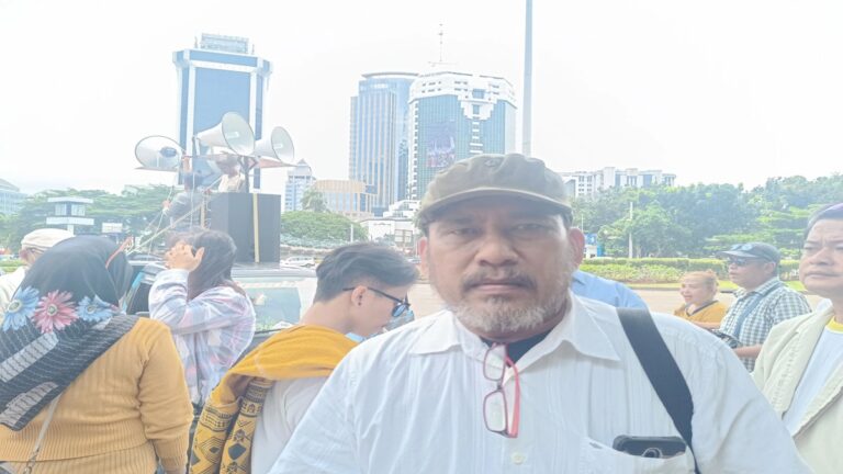 Massa Gerakan Keadilan Rakyat Unjuk Rasa Protes Harga Beras Mahal Buntut Politisasi Bansos
