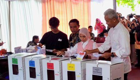 Usai Nyoblos di TPS Lempongsari Semarang, Ganjar Bertolak ke Jakarta Pantau Perhitungan Cepat