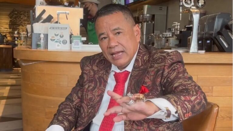 Kepergok Cium Cewek, Hotman Paris Jadi Cibiran Warganet