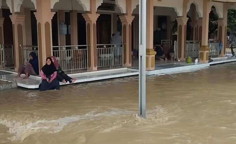 8.170 Warga Demak Terdampak Banjir Mengungsi