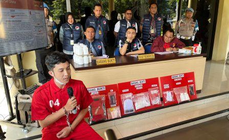 Peredaran Narkoba di Banyumanik Semarang, Transaksi lewat COD