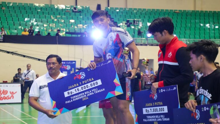 Turnamen Voli Piala Gubernur Jateng 2024, Bank Jateng Juara Putra dan Gresik Petrokimia Pupuk Juara Putri