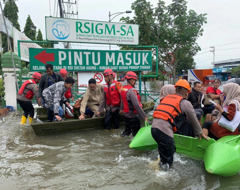 Kawasan Kaligawe Masih Terendam Banjir, Layanan Poliklinik di RSI Sultan Agung Dinonaktifkan