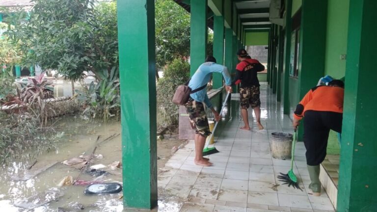 Lingkungan Sekolah Sudah Bebas dari Sisa Banjir, Proses Belajar Mengajar di Demak Kembali Normal