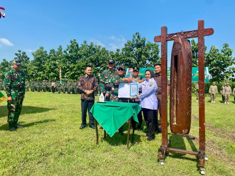 Pertahankan Populasi, Pemkab Bora Tebar 49.500 Ekor Ikan di 15 Embung/Waduk