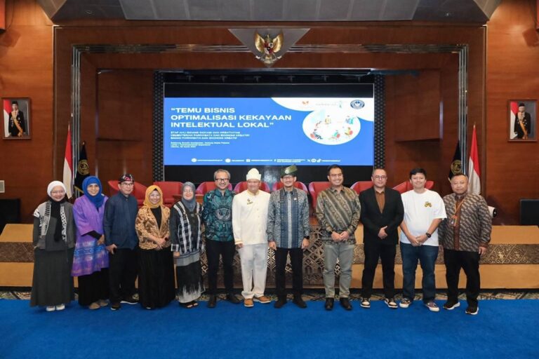 Menparekraf Dorong Dunia Usaha Manfaatkan KI Lokal dalam Strategi Branding dan Promosi
