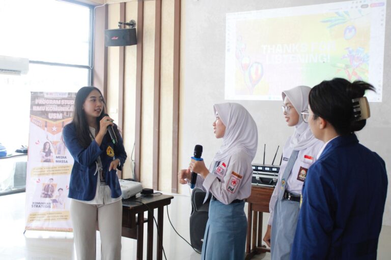 Tim PKM Mahasiswa Ilkom USM Beri Pelatihan Menulis Script ke Siswa SMKN 1 Semarang