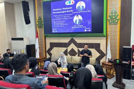 Arnaz Berbagi Tips Sukses kepada Mahasiswa di Era Digital