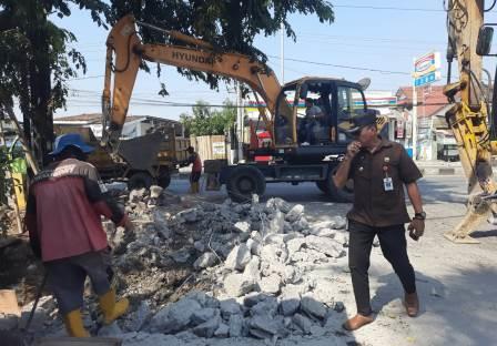Wali Kota Semarang Instruksikan Pembersihan dan Pembongkaran PJM Tanpa Izin di Wolter Monginsidi