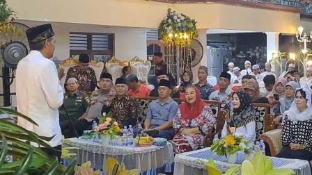 Forum Lembaga Pemberdayaan Masyarakat Kelurahan (LPMK) Kecamatan Gayamsari menemui Hevearita Gunaryanti Rahayu di Jalan Medoho Seruni, Kelurahan Sambirejo agar mau maju kembali di Pilwakot Semarang, Kamis (9/5/2024) malam.