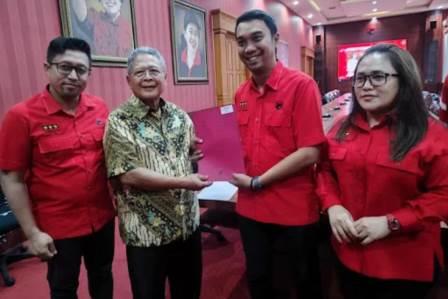 Mantan Wagub Jateng Heru Sudjatmoko Ambil Formulir Pendaftaran Cagub di PDIP Jateng