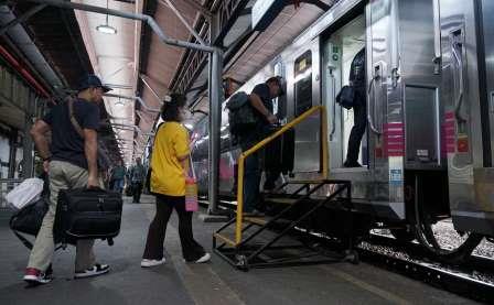 KAI Daop 4 Semarang Siapkan 83 Ribu Tempat Duduk Kereta Api Selama Long Weekend Libur Hari Raya Waisak