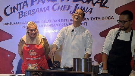 Manfaatkan Dana Bagi Hasil Cukai, Mbak Ita dan Chef Juna Ajarkan Karyawan Pabrik Memasak