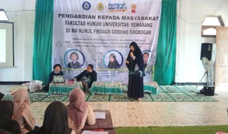 Tim PkM USM Beri Penyuluhan Hak dan Kewajiban Konsumen dalam Jual Beli Online