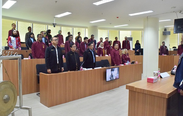 Ketua KIP Jateng Beri Kuliah Mahasiswa Magister Hukum USM