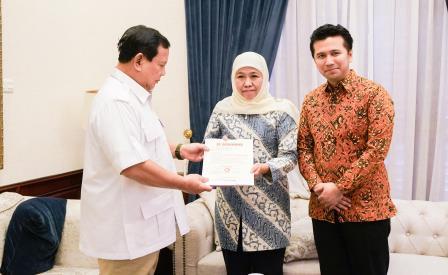 Prabowo Serahkan Rekom Gerindra pada Khofifah-Emil, Khofifah: Siap Kerja Keras Menangkan Pilgub Jatim