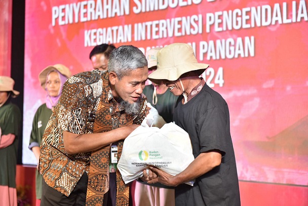 18.567 Keluarga Terima Bantuan Pangan, Sekda Sumarno: Bentuk Kolaberasi Penanganan Kemiskinan Ekstrem dan Stunting di Jateng