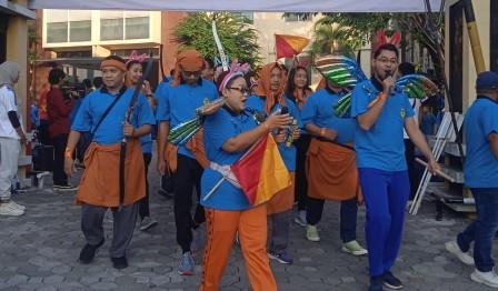 Jalan Sehat Dies Natalis Ke-37 USM, Tim FTIK Tampil Paling Heboh