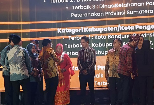 Kota Semarang Raih Penghargaan Pelaksana Gerakan Pangan Murah Kabupaten/Kota Terbaik 2 Nasional