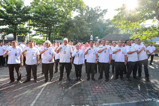 Mulai Hari Ini, ASN Pemprov Jateng Miliki Seragam Baru Hitam Putih