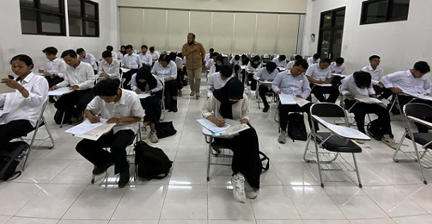 Ratusan Mahasiswa FTIK USM Ikuti UAS