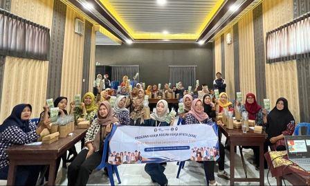 Mahasiswa KKN Tim II Undip Beri Pelatihan Budidaya Hidroponik Sederhana kepada Ibu-ibu PKK Desa Ngadirejo