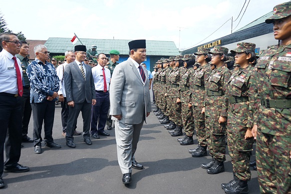 Menhan Prabowo Subianto Didampingi Pangdam IV/Diponegoro Kunjungi Dodik Bela Negara Rindam IV/Diponegoro