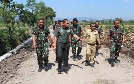 Pangdam IV/Diponegoro Pantau langsung TMMD di Klaten