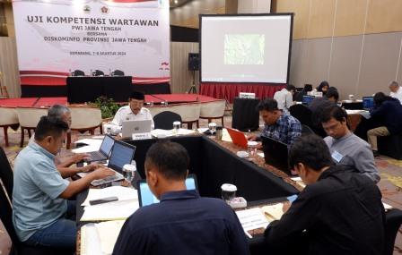 Kompetensi Jadi Kunci Pembeda antara Insan Pers dengan Agen Informasi Medsos
