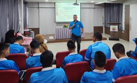 Tim PkM USM Beri Pelatihan Futsal ke Siswa Al Hidayah Thailand