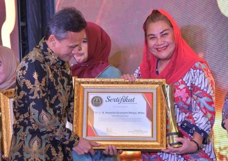 Mbak Ita Raih Dua Penghargaan Bidang Ketahanan Pangan