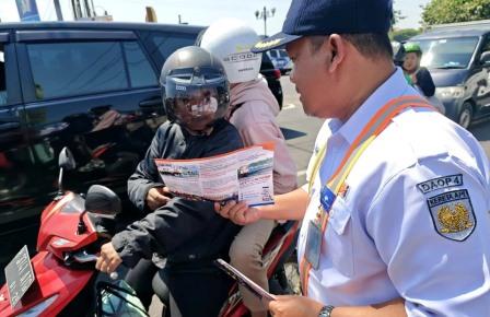 Sosialisasi Keselamatan, KAI Daop 4 Semarang dan Satlantas Semarang Dorong Masyarakat Tertib di Perlintasan