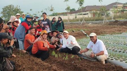 Pemkot Semarang Gandeng BRIN Tanam Bawang Merah Lokananta, Mbak Ita: Per Ha Bisa Panen 20 Ton