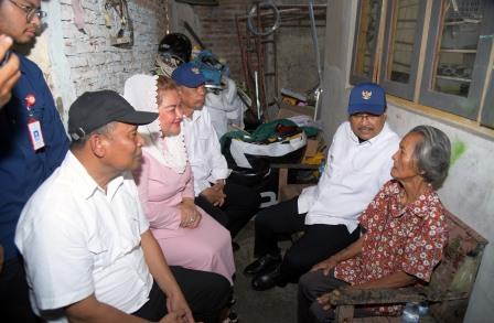 Kota Semarang Terima Bantuan Rp 71 Miliar dari Mensos, Mbak Ita Pastikan Distribusi Sesuai DTKS