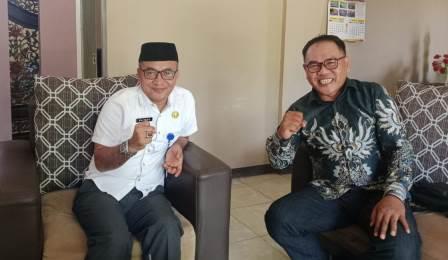 Sekretaris FKEAI Jateng Gunawan Trihantoro (kanan) dan Camat Kedungtuban Blora Rajiman.