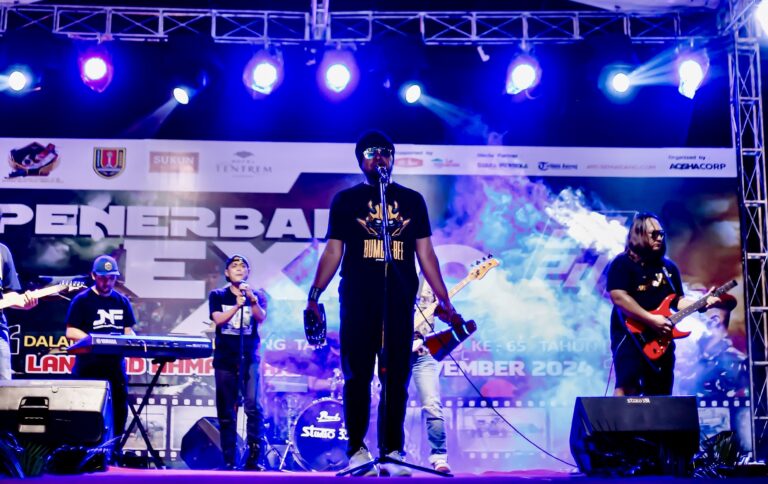 Jatanras And Friends Band Beraksi di Panggung Penerbad Expo 2024 dengan Musik Rock Memukau