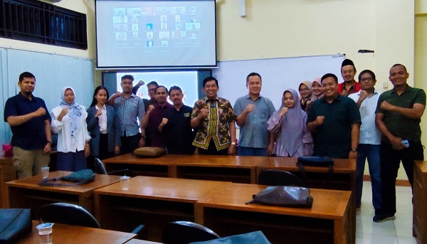 Ketua PWI Jateng Beri Kuliah Praktisi ke Mahasiswa Magister Hukum USM