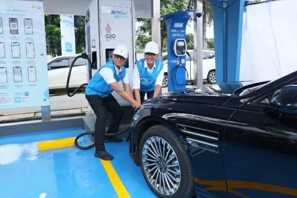 Wamen BUMN Cek Kesiapan SPKLU PLN Layani Kebutuhan Nataru