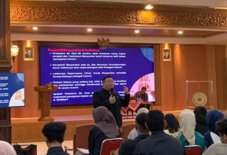 Ratusan Mahasiswa Ikuti Kuliah Umum FH USM