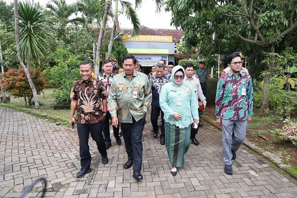 Miliki 79 Sekolah Damai, Nana Sudjana: Pemprov Jateng Terus Kawal Pembentukan Karakter dan Pencegahan Terorisme