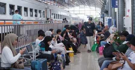 Sembilan Hari Masa Angkutan Nataru, Daop 4 Semarang Berangkatkan 200 Ribu Penumpang
