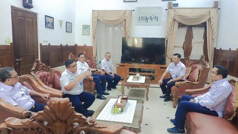Jelang Natal dan Tahun Baru 2025, BPKN RI Tinjau Persiapan KAI di Stasiun Tawang