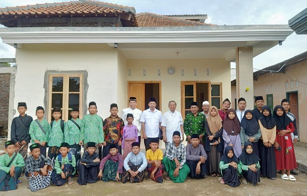 Ketua Pembina Yayasan Alumni Undip dan Rektor USM Bangun Networking dengan Pondok Pesantren