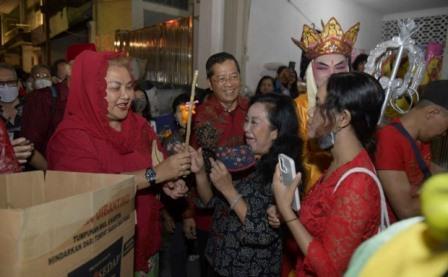 Pengunjung Pasar Imlek Semawis Semarang Diminta Berkebaya