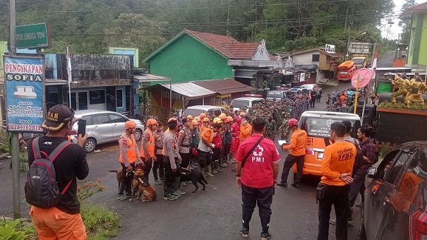 PMI Kota Pekalongan Kirim Relawan Bantu Korban Longsor Petungkriyono