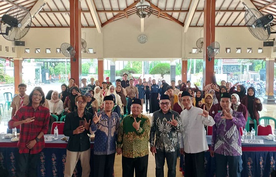 HMM STAIM Blora Gelar Seminar Membangun Karakter di Era Digital