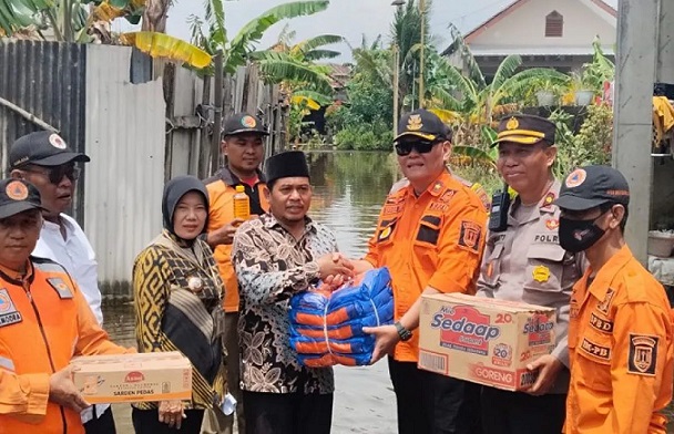 BPBD Semarang Serahkan Bantuan untuk Korban Banjir di Kelurahan Kudu