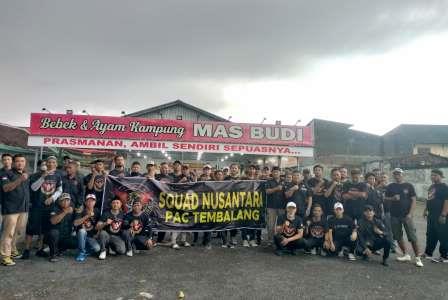 Buru Keberkahan Bulan Ramadan, PAC Squad Nusantara Tembalang dan Candisari Bagi-bagi Takjil di Jalan Tentara Pelajar