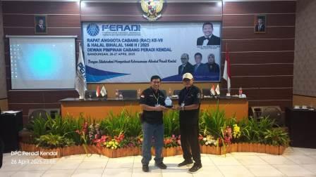 Kaprodi MH USM Bedah Buku di RAC Peradi Kendal